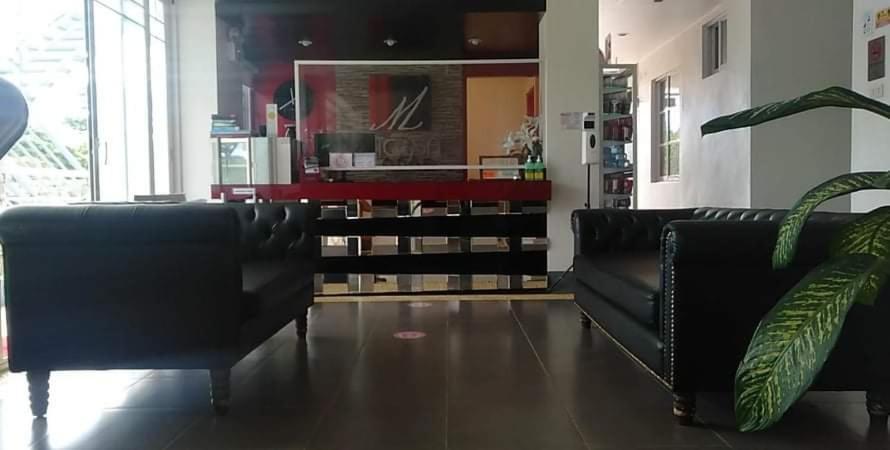 มิกาซา ลอดจ์ Hotel โกรอน ภายนอก รูปภาพ